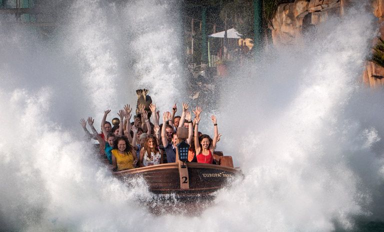 Gewinnen Sie eines von zwei Paketen mit je 2 Übernachtungen für 4 Personen in einem 4-Sterne Hotel inkl. Frühstück und Eintritt für den Europa-Park! 